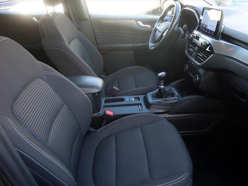 Ford Kuga (2022) Titanium 1.5 EcoBoost - fotka 9 z 16