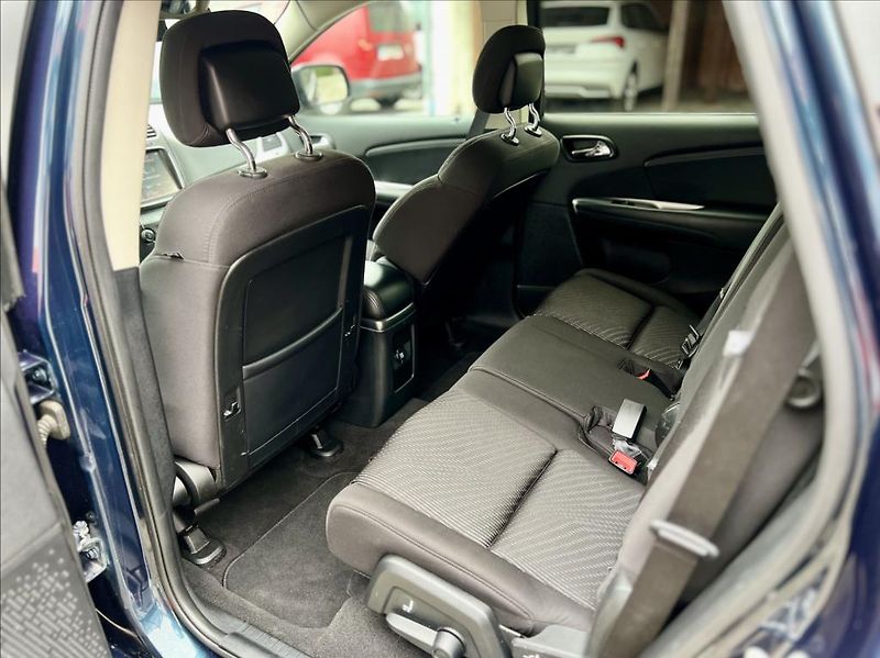 Fiat Freemont 2,0 Mjet URBAN / 7MÍST / - fotka 13 z 43