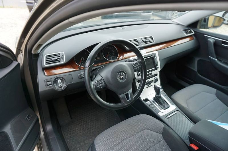 Volkswagen Passat Variant (2012) 2,0   125 kw 2,Majitel  nové v - fotka 8 z 36