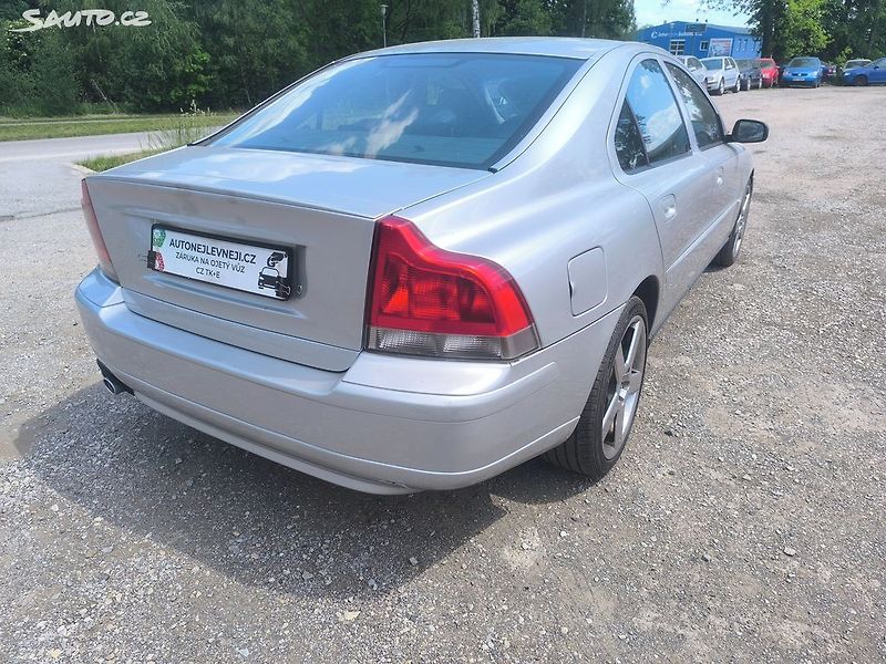 Volvo S60 220KW,4X4,MANUÁL,SERVISKA,CENA - fotka 4 z 23