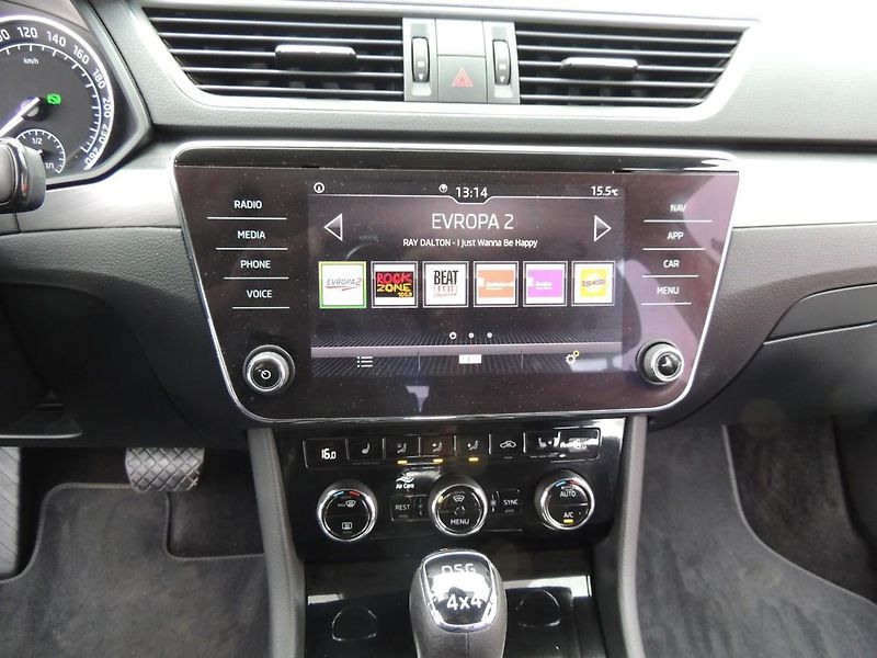 Škoda Superb (2019) 2.0TSi,200kw,4x4,DSG,Style,ČR - fotka 28 z 55