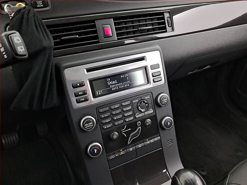 Volvo V70 (2011) 2.0 T, Serv.kniha, Tempomat - fotka 12 z 18