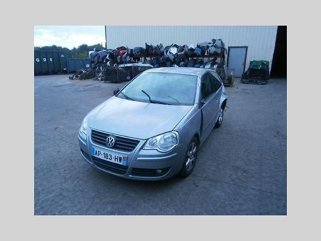 Volkswagen Polo (2009) 1,4 tdi, AC - fotka 2 z 9