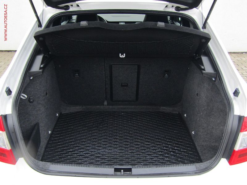 Škoda Octavia (2014) 2.0TDi, ČR, bixen, autoAC - fotka 7 z 16