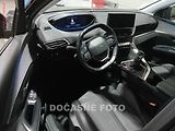 Peugeot 5008 (2022) 1.2., 1.maj,ČR, navi, LED - náhled 2