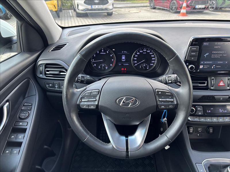 Hyundai i30 1,5 Smart 81kW kombi - fotka 16 z 34