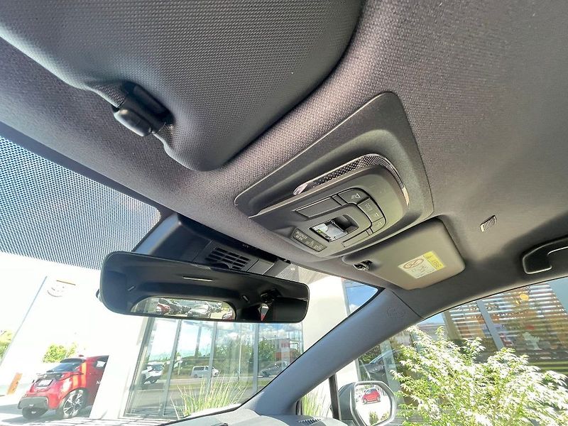 Toyota Corolla 2.0 Hybrid automat GR SPORT - fotka 23 z 29