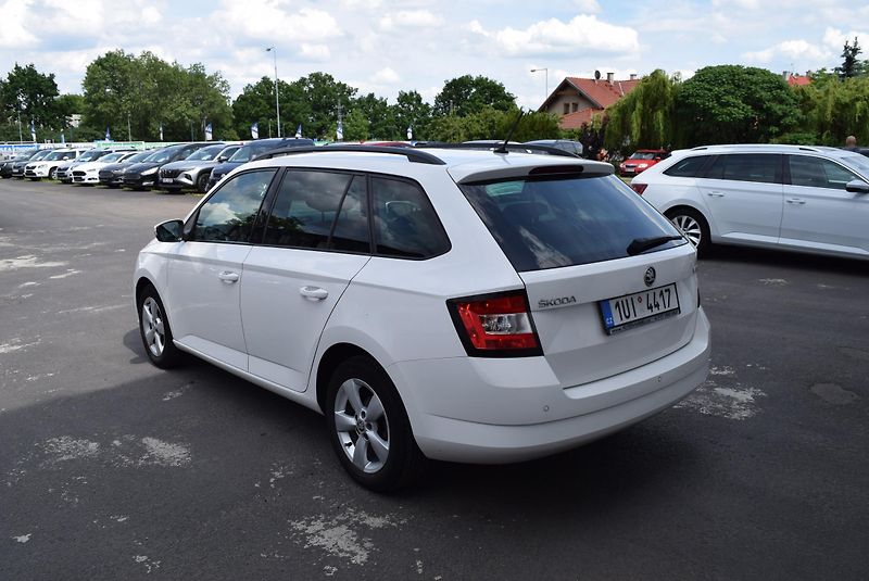 Škoda Fabia (2015) 1.2TSI 66kw STYLE AC TEMPOMAT - fotka 11 z 45