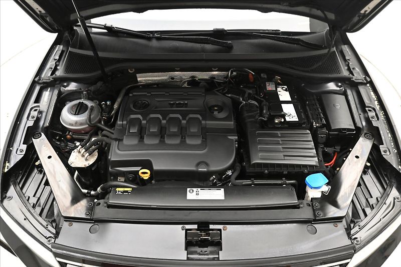 Volkswagen Passat 2,0 TDI 110 kW Highline Záruka - fotka 9 z 30