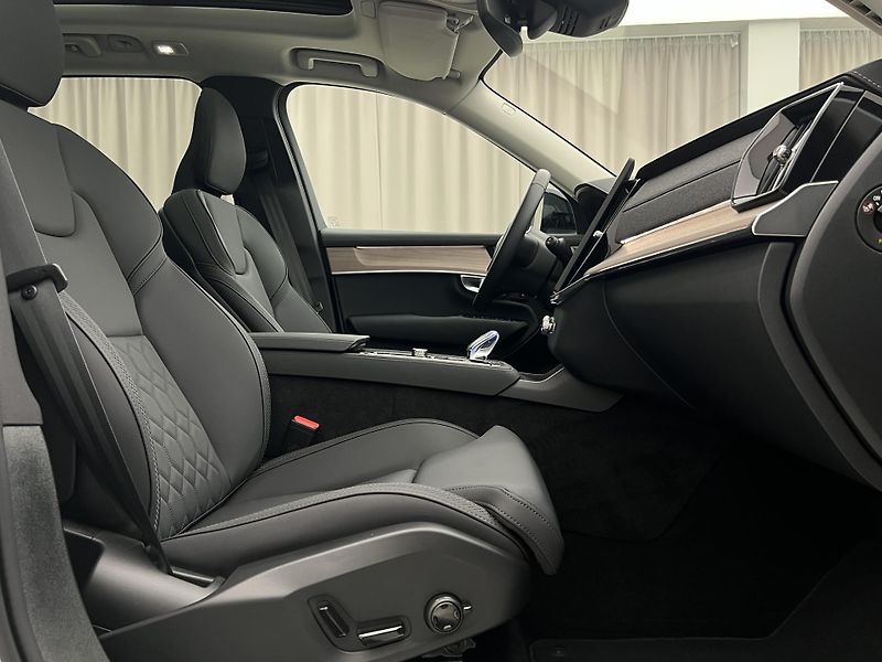 Volvo XC90 T8 RECHARGE PLUS DARK  - fotka 18 z 49