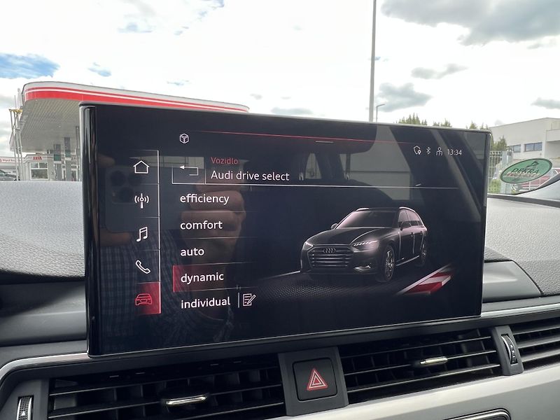 Audi A4 Avant (2022) 2.0 TDI - fotka 32 z 33