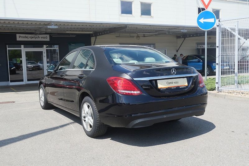 Mercedes-Benz Třídy C - fotka 4 z 6