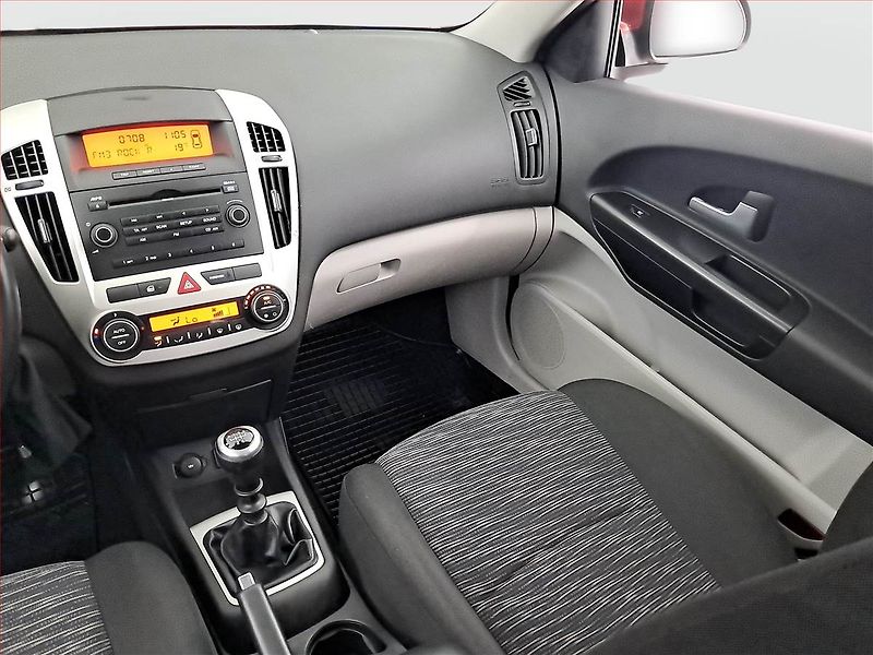 Kia Ceed (2007) 1.4 CVVT, Serv.kniha, nová STK - fotka 8 z 16
