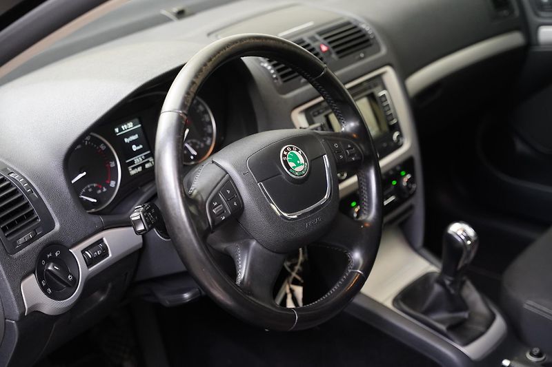 Škoda Octavia - fotka 14 z 25