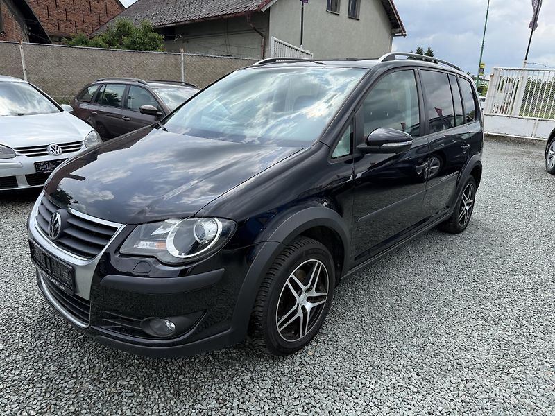 Volkswagen Touran 1.4 TSI DSG CROSS - fotka 3 z 13