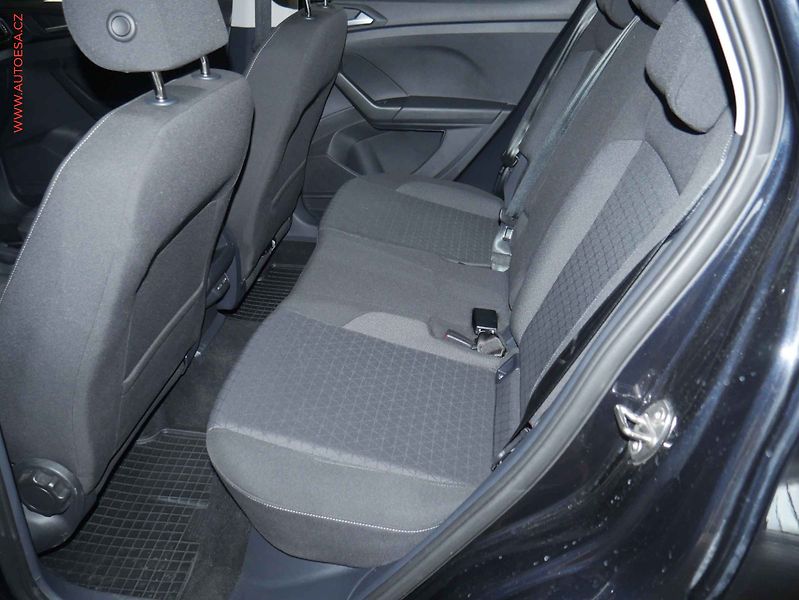 Volkswagen T-Cross (2023) 1.0 TSi, 2.maj,ČR, servis - fotka 10 z 21