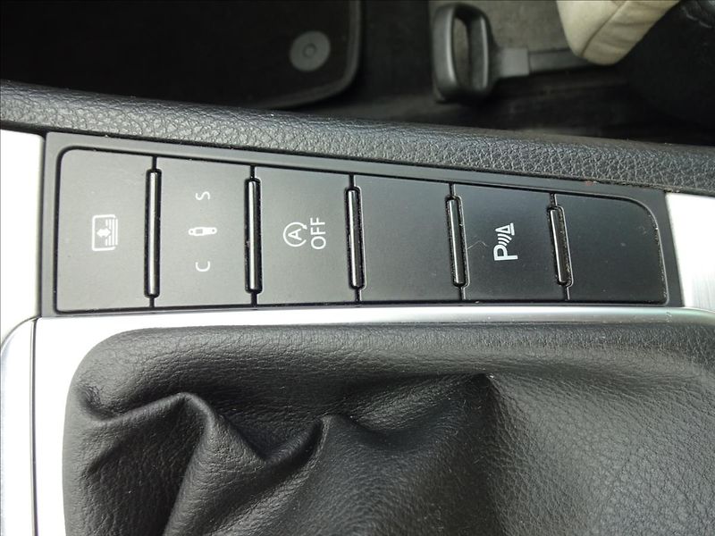 Volkswagen Passat CC 2.0TDi 125kW - fotka 45 z 70