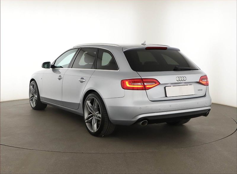 Audi A4 (2015) 3.0 TDI, 4X4, Navi, Xenony - fotka 4 z 16