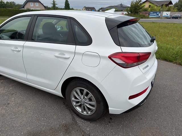 Hyundai i30 (2021) Hyundai i30 1.0 T-GDI 88 kW - fotka 7 z 18