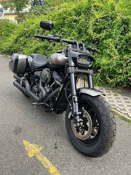 Harley-Davidson FXFBS Softail Fat Bob 114cui (2020) - fotka 13 z 17