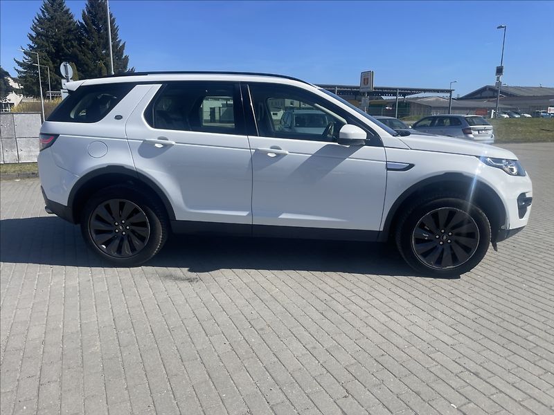 Land Rover Discovery Sport 2,0 TD4 132kw AWD Pano 7mist T - fotka 5 z 34
