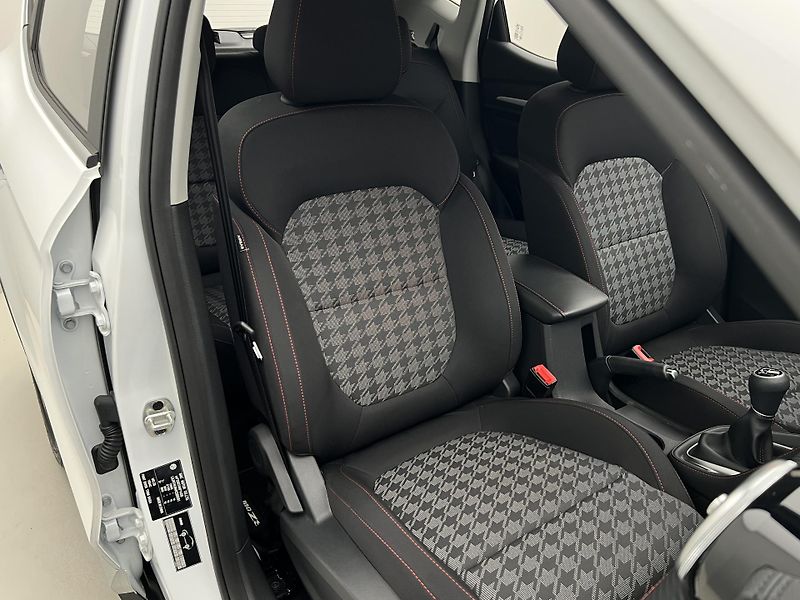 MG ZS 1.5 ESSENTIAL PLUS CZ 1.maj. - fotka 17 z 40
