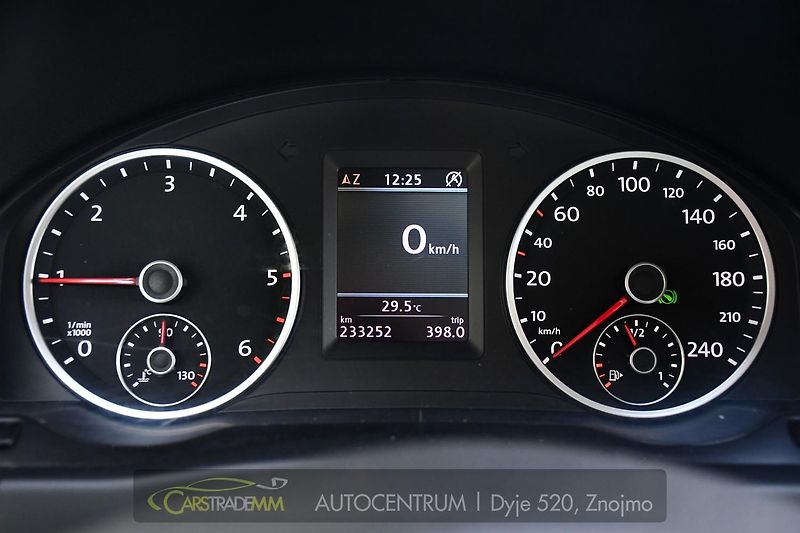 Volkswagen Tiguan 2.0TDi 103kW PANO TAŽNÉ - fotka 32 z 54