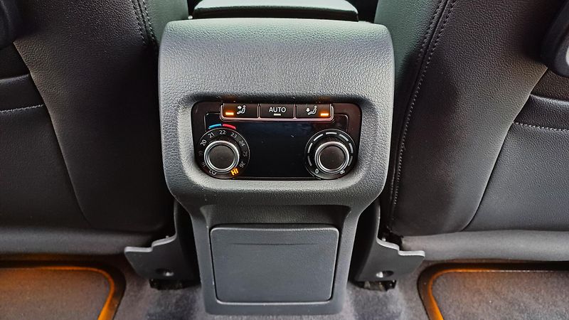 Volkswagen Sharan 2.0 TDI 135kW 4Motion HIGHLINE - fotka 20 z 50