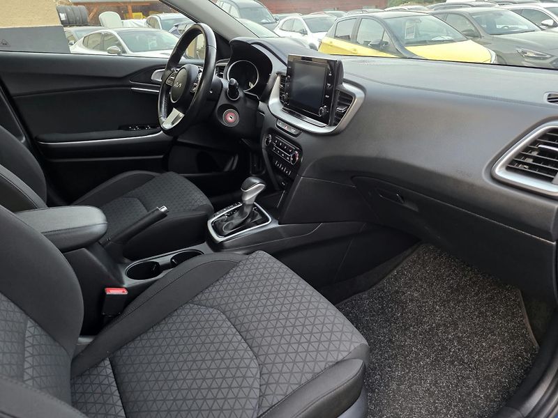 Kia Ceed 1.5-V ZÁRUCE-AUTOMAT-KAMERA - fotka 35 z 36