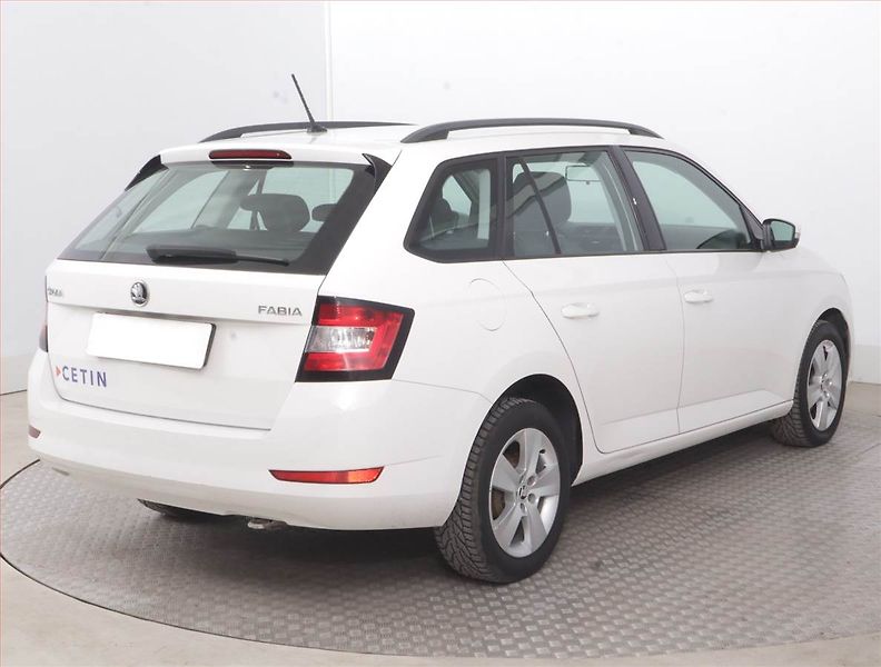 Škoda Fabia (2019) Ambition 1.0 TSI, Tempomat - fotka 5 z 14