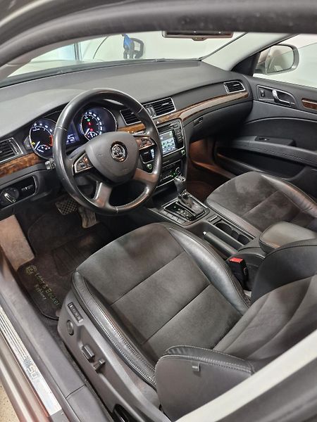Škoda Superb (2013) Dobrý stav - fotka 6 z 9