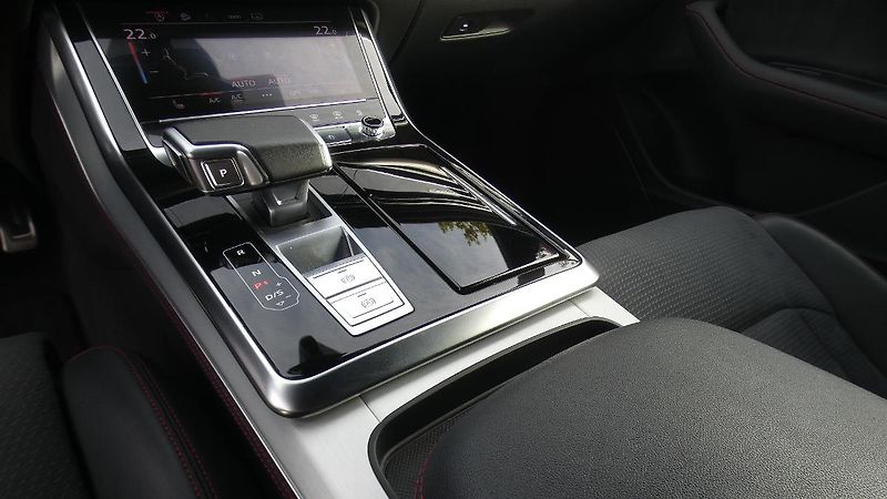 Audi Q8 45 TDi quattro Tiptronic - fotka 6 z 27