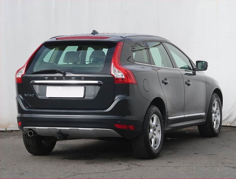 Volvo XC60 (2016) D3, Serv.kniha, Kůže, Navi - fotka 5 z 23
