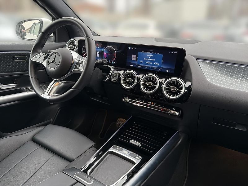 Mercedes-Benz GLA 180d, 1. majitel, CZ - fotka 12 z 16
