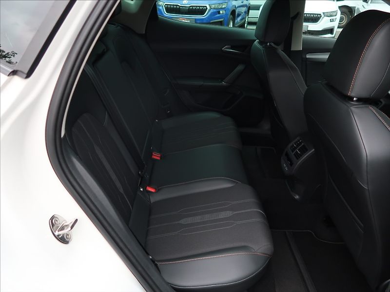 Cupra Formentor 1,4 TSi,150kW,e-Hybrid,DPH - fotka 20 z 29