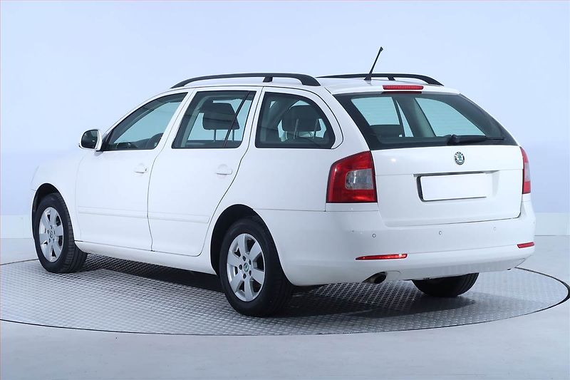 Škoda Octavia (2012) 1.6 TDI, Tempomat - fotka 4 z 17