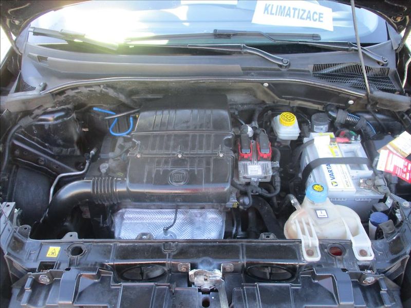 Fiat Punto 1,2 i, aut.klima,servis,1.maj, - fotka 27 z 33