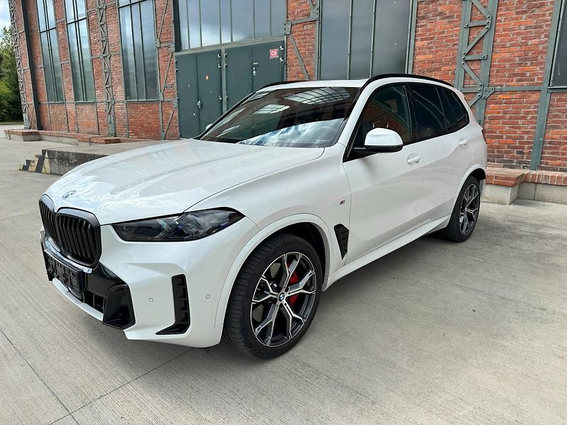 BMW X5 (2024) xDrive 30d M PAKET - fotka 3 z 35