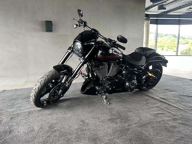 Harley-Davidson FXSE Softail Breakout CVO (2016) - fotka 1 z 26
