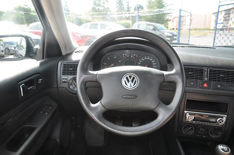 Volkswagen Golf IV 1.9TDi 74kW 3dv. - fotka 10 z 15