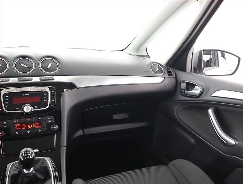 Ford S-MAX (2012) 2.0 TDCi, Serv.kniha - fotka 8 z 18