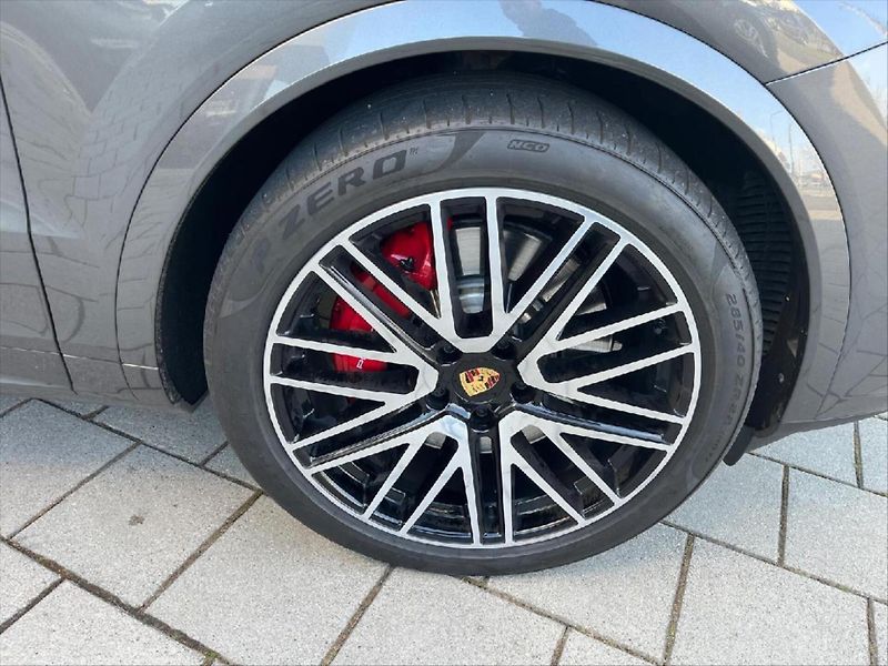 Porsche Cayenne 4,0   V8 S Coupe - fotka 6 z 17