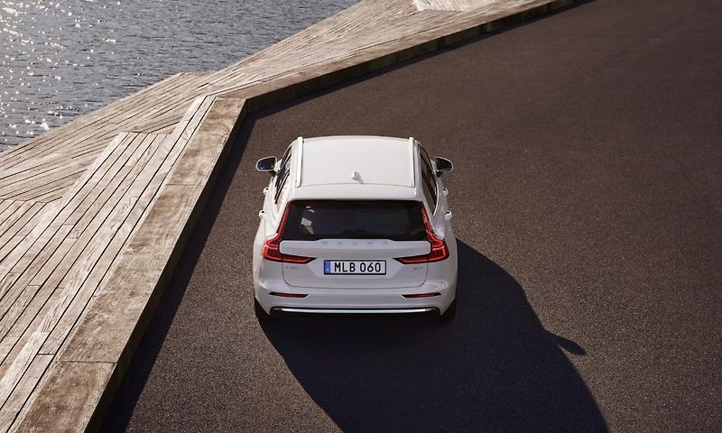 Volvo V60 (2026) B4 BRIGHT PLUS AUT - fotka 12 z 18