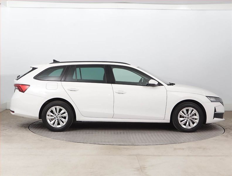 Škoda Octavia (2024) Selection 1.5 TSI - fotka 6 z 19