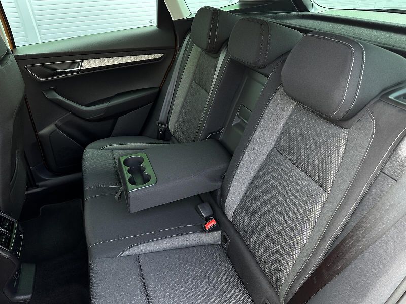 Škoda Karoq 1.5TSi Top & Selection 150PS L - fotka 40 z 46