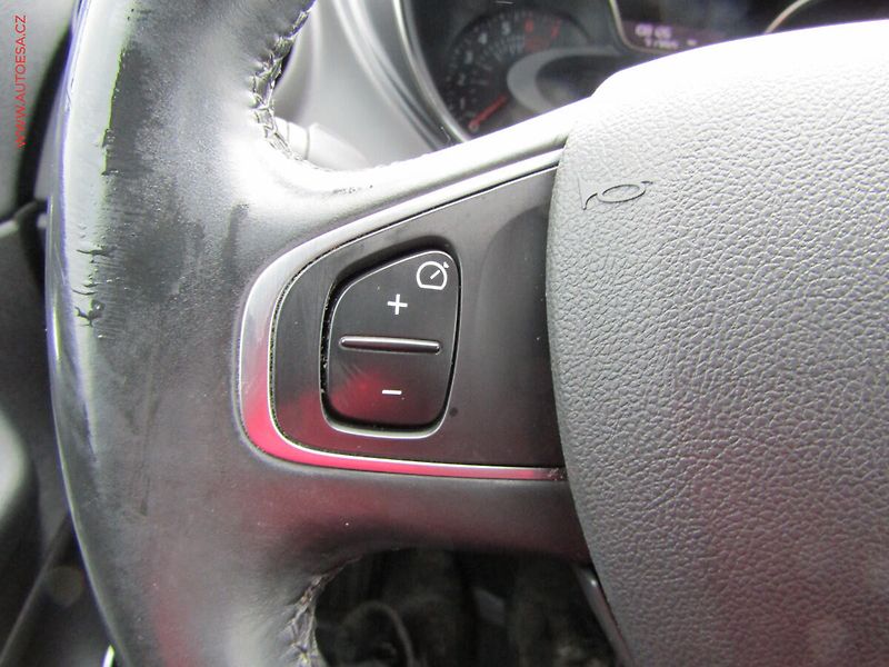 Renault Captur (2019) 1.3TCE, ČR, AT, navi, LED - fotka 18 z 19