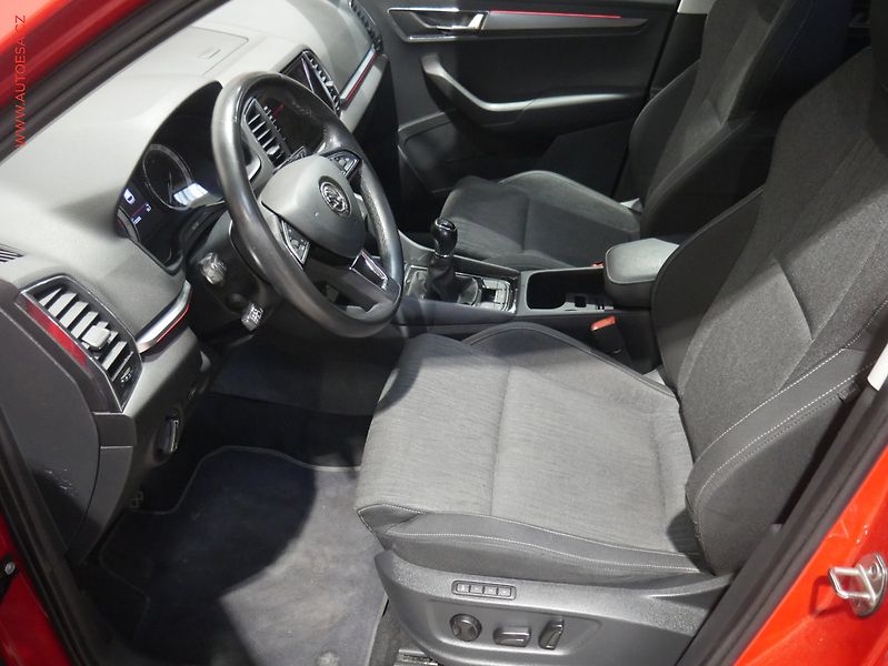 Škoda Karoq (2018) 1.5 TSi, ČR, LED, AC - fotka 9 z 24