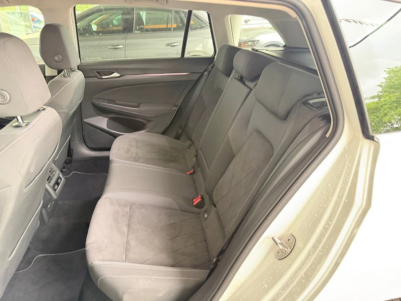 Volkswagen Golf Variant (2021) Style 1.5 TSI / 110 kW M6 - fotka 18 z 26