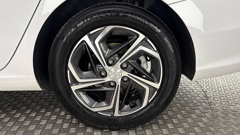 Hyundai i30 1.0 T-GDI Smart Kombi - fotka 19 z 26