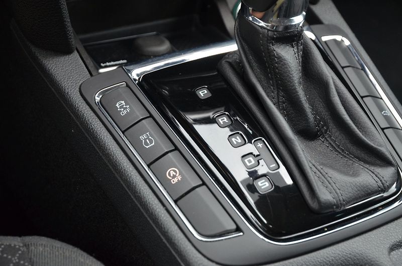 Škoda Superb (2015) 2.0 TDi DSG 4x4 WEBASTO /TAŽNÉ - fotka 30 z 38